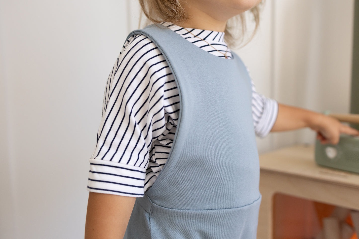 Grow with Me T-Shirt | Navy Stripes Kid's Stuff [Trucs d'enfants] 
