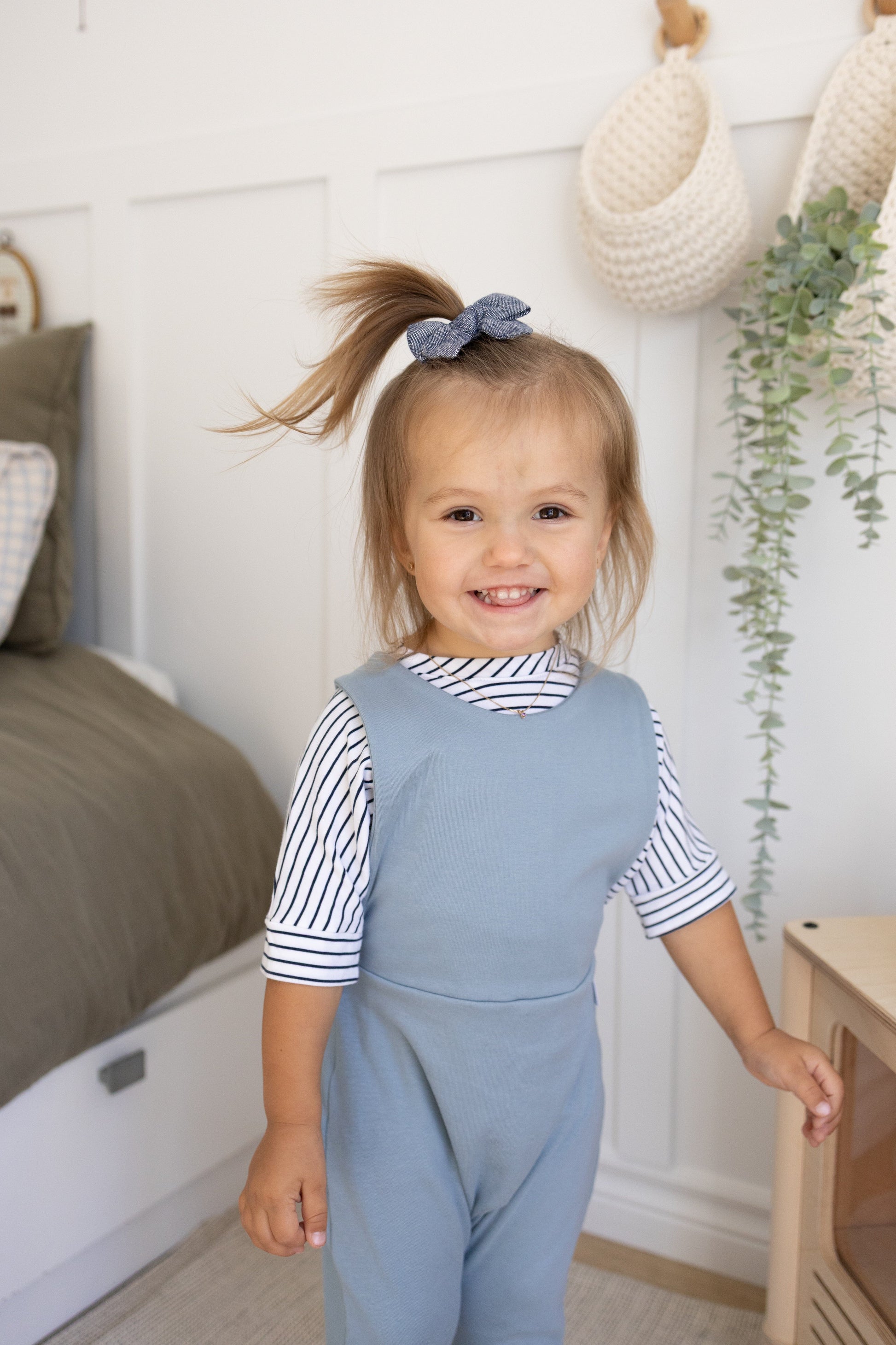 Grow with Me T-Shirt | Navy Stripes Kid's Stuff [Trucs d'enfants] 