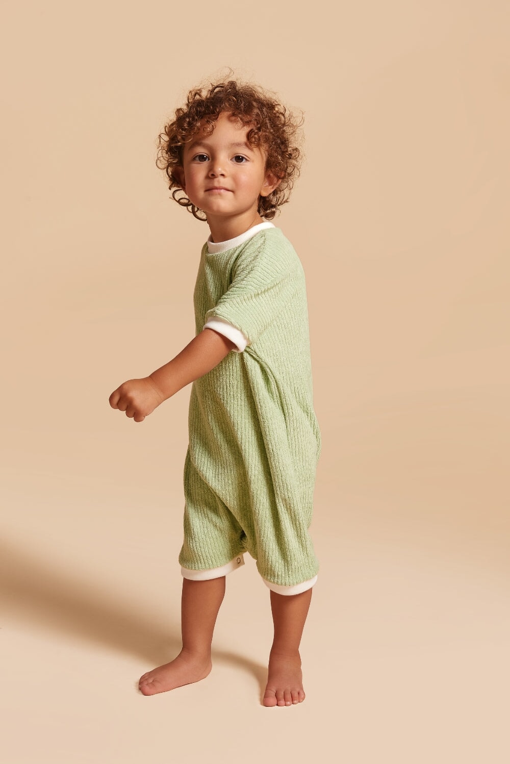 Discover our Grow-With-Me Onesie – a gender-neutral, eco-friendly essential for babies. Soft, stretchy, and designed for easy diaper changes. Handmade in Montreal.